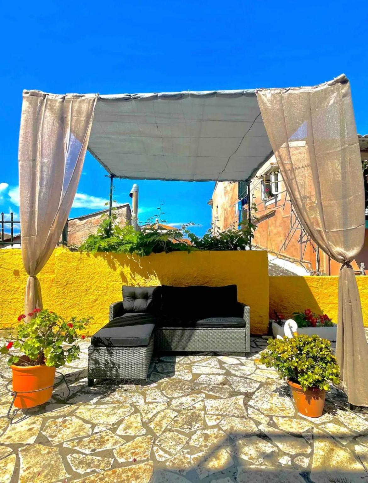 Makis Sea-View Apartment-Corfu Port Mantouki エクステリア 写真